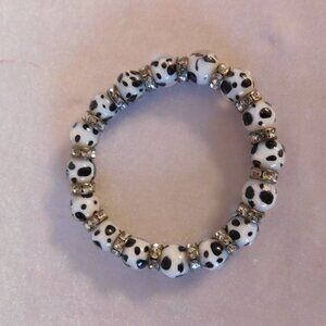 Ladies White and Black Glass Beaded Bracelet
